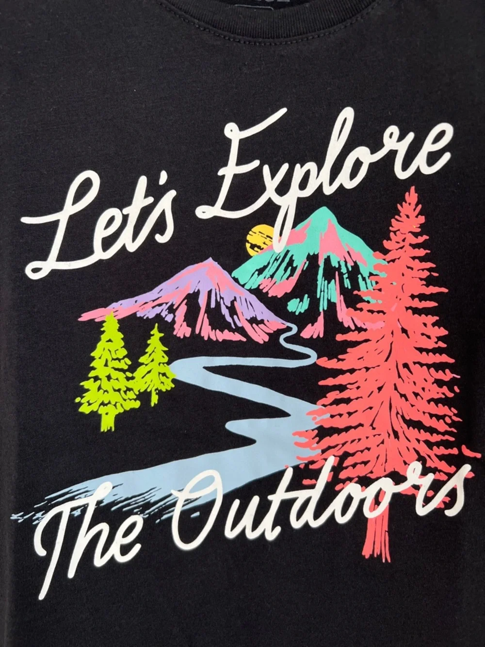 The Children's Place Black Tee with Neon Outdoor Graphic Design Size 4T